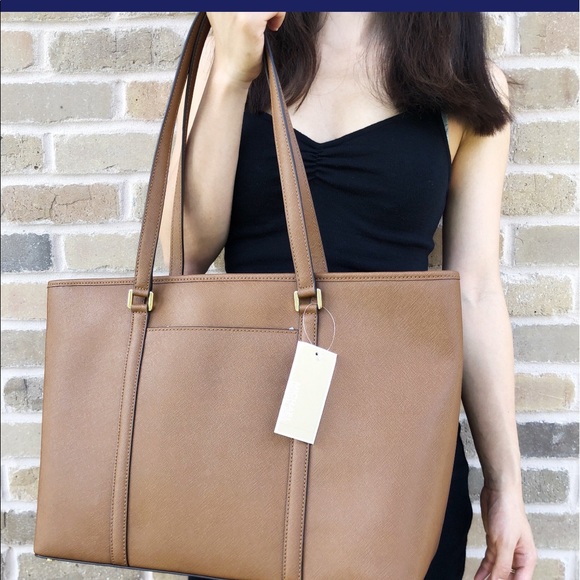 Gaby’sBags👜💕- Michael Kors Large Laptop Tote - Picture 2 of 6